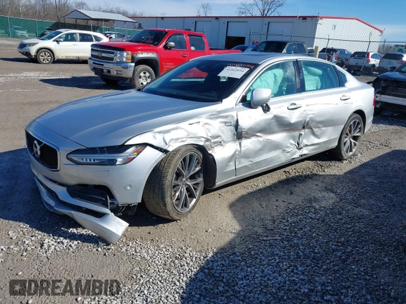 2018 Volvo S90 Momentum with VIN LVY982AKXJP019409, listed as a IAAI auction lot 41462054 with 99,374 mi miles. Bid and sale history available at carsss.com. Image 17.