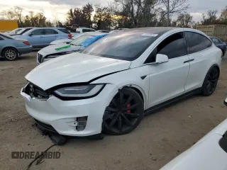 2016 Tesla Model X P90D with VIN 5YJXCAE48GF006969, listed as a Copart auction lot 78552624 with 110,953 mi miles and Salvage Title. Bid and sale history available at carsss.com. Image 1.