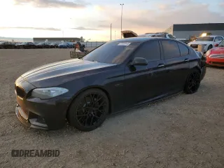 2013 BMW 5 Series 535i xDrive z VIN WBAFU7C52DDU75000, wystawiony jako Copart lot #77597914 z przebiegiem 248 488 mil mil oraz Szkoda całkowita • Salvage title. Historia ofert i sprzedaży dostępna na DreamBid. Obrazek 1.