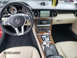 2016 Mercedes-Benz SLK 300 z VIN WDDPK3JA5GF118480, wystawiony jako Copart lot #38621284 z przebiegiem 40 950 mil mil oraz . Historia ofert i sprzedaży dostępna na DreamBid. Obrazek 8.