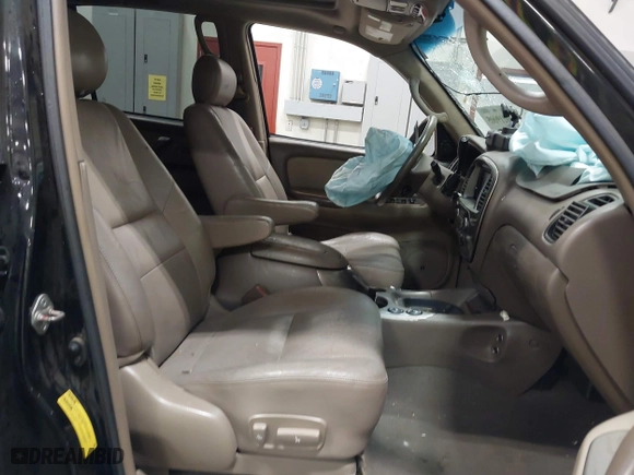 2004 Toyota Sequoia Limited with VIN 5TDZT38A24S226055, listed as a IAAI auction lot 40219005 with 226,445 mi miles. Bid and sale history available at carsss.com. Image 5.