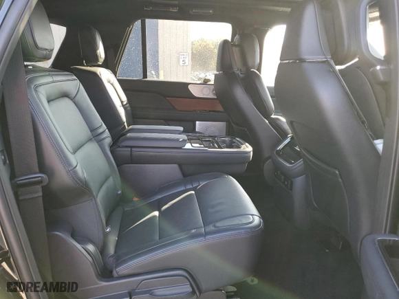 2024 Lincoln Navigator L Reserve with VIN 5LMJJ3LG8REL03337, listed as a Copart auction lot 76786434 with 14,748 mi miles and Salvage Title. Bid and sale history available at carsss.com. Image 11.