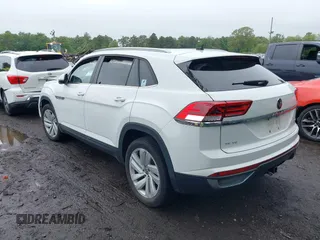 2021 Volkswagen Atlas SE z VIN 1V2KE2CAXMC202664, wystawiony jako IAAI lot #42292276 z przebiegiem 57 760 mil mil oraz . Historia ofert i sprzedaży dostępna na DreamBid. Obrazek 3.