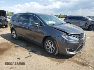 2018 Chrysler Pacifica Touring Plus with VIN 2C4RC1FG8JR365588, listed as a Copart auction lot 61787625 with 98,316 mi miles and Salvage title. Bid and sale history available at DreamBid. Image 4.