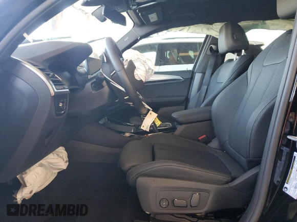 2024 BMW X3 sDrive30i with VIN WBX47DP08RN286581, listed as a Copart auction lot 42040215 with 5,660 mi miles and Non Repairable. Bid and sale history available at DreamBid. Image 7.