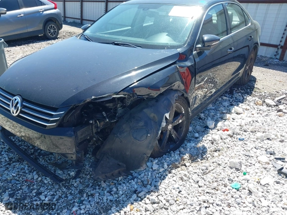 2012 Volkswagen Passat SE with VIN 1VWBP7A30CC012381, listed as a IAAI auction lot 42075676 with 129,513 mi miles. Bid and sale history available at carsss.com. Image 6.