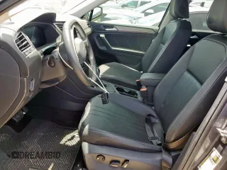 2024 Volkswagen Tiguan SE with VIN 3VV3B7AX4RM061942, listed as a Copart auction lot 61206695 with 27,128 mi miles and Salvage title. Bid and sale history available at DreamBid. Image 7.