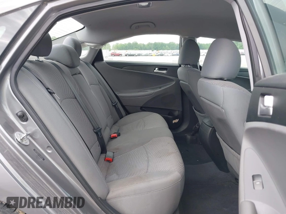 2013 Hyundai Sonata GLS z VIN 5NPEB4ACXDH569785, wystawiony jako IAAI lot #39392769 z przebiegiem 69 934 mil mil oraz . Historia ofert i sprzedaży dostępna na DreamBid. Obrazek 8.
