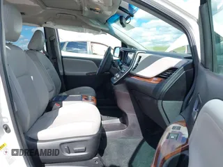2016 Toyota Sienna Ltd with VIN 5TDDK3DC3GS144473, listed as a IAAI auction lot 41681218 with 32,080 mi miles. Bid and sale history available at carsss.com. Image 5.