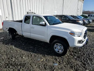 2017 Toyota Tacoma SR z VIN 5TFSX5EN6HX057733, wystawiony jako Copart lot #48013155 z przebiegiem 107 976 mil mil oraz Szkoda całkowita • Salvage title. Historia ofert i sprzedaży dostępna na DreamBid. Obrazek 4.