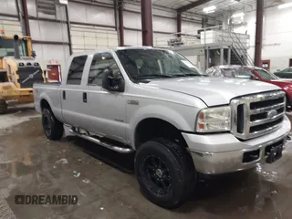 2006 Ford Super Duty F-250 XL with VIN 1FTSW21PX6ED38127, listed as a IAAI auction lot 41444879 with 209,064 mi miles. Bid and sale history available at carsss.com. Image 1.