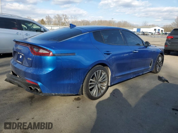 2018 Kia Stinger Premium with VIN KNAE25LA8J6021241, listed as a Copart auction lot 42581885 with 95,339 mi miles and Salvage Title. Bid and sale history available at carsss.com. Image 3.