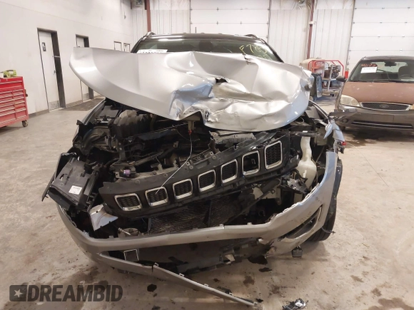 2019 Jeep Compass Limited with VIN 3C4NJDCB0KT656468, listed as a IAAI auction lot 42221300 with 105,115 mi miles and . Bid and sale history available at DreamBid. Image 6.