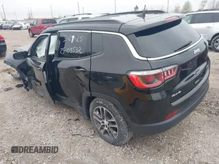 2017 Jeep Compass Latitude with VIN 3C4NJDBB7HT640200, listed as a IAAI auction lot 41963507 with 113,328 mi miles and . Bid and sale history available at carsss.com. Image 3.