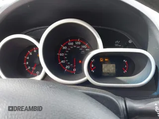 2009 Toyota Matrix S z VIN 2T1KE40E29C026440, wystawiony jako IAAI lot #41718124 z przebiegiem 148 546 mil mil oraz . Historia ofert i sprzedaży dostępna na DreamBid. Obrazek 7.