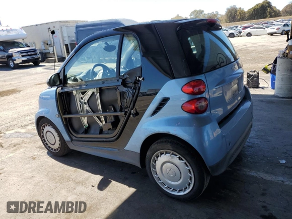 2014 Smart fortwo Pure with VIN WMEEJ3BA6EK783848, listed as a Copart auction lot 58244595 with 26,131 mi miles and Clean title. Bid and sale history available at DreamBid. Image 2.