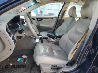 2004 Volvo V70 with VIN YV1SW61T942426583, listed as a Copart auction lot 68699624 with 153,895 mi miles and Salvage Title. Bid and sale history available at carsss.com. Image 7.