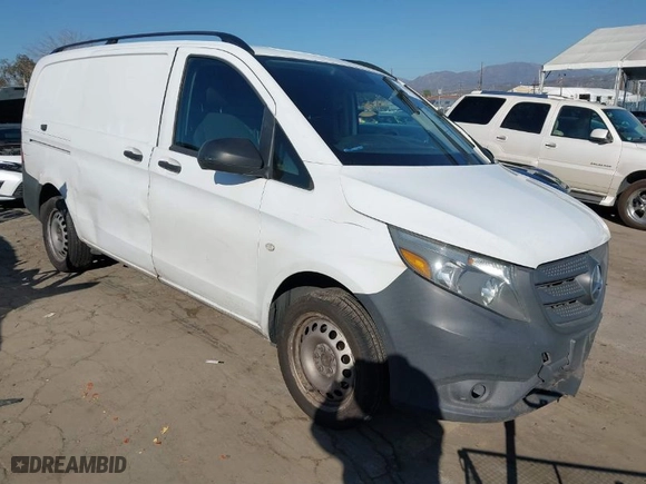 2016 Mercedes-Benz Metris Cargo Van with VIN WD3PG2EA1G3100067, listed as a IAAI auction lot 41637257 with 571,601 mi miles. Bid and sale history available at carsss.com. Image 1.