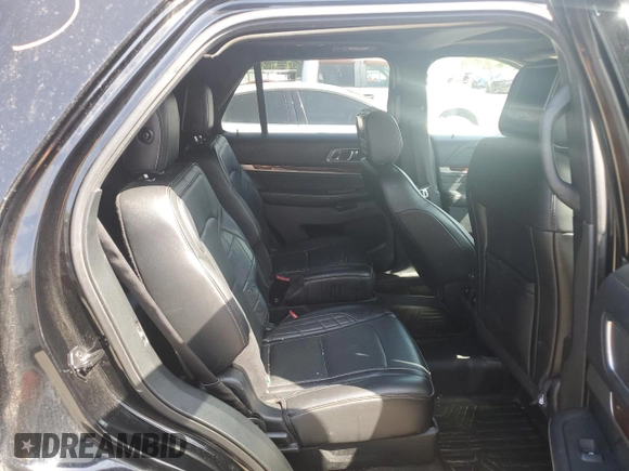 2018 Ford Explorer Platinum z VIN 1FM5K8HT7JGA51982, wystawiony jako Copart lot #57601575 z przebiegiem 126 400 mil mil oraz Szkoda całkowita • Salvage title. Historia ofert i sprzedaży dostępna na DreamBid. Obrazek 11.