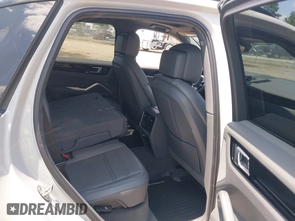 2022 Porsche Cayenne с VIN WP1AA2AY2NDA05622, выставлен на аукционе IAAI как лот 42684024 с пробегом 41 715 миль миль и . История ставок и продаж доступна на DreamBid. Изображение 8.