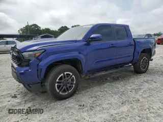 2024 Toyota Tacoma SR5 z VIN 3TMLB5JN2RM026334, wystawiony jako Copart lot #54697225 z przebiegiem 10 661 mil mil oraz Szkoda całkowita • Salvage title. Historia ofert i sprzedaży dostępna na DreamBid. Obrazek 1.