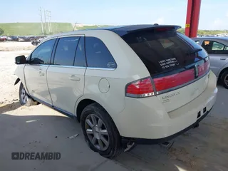2007 Lincoln MKX with VIN 2LMDU88C77BJ33821, listed as a IAAI auction lot 42682904 with 150,877 mi miles and . Bid and sale history available at DreamBid. Image 3.
