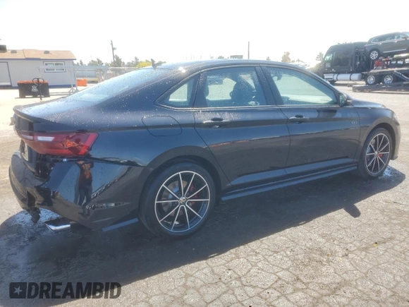 2025 Volkswagen Jetta GLI Autobahn z VIN 3VW2T7BU2SM067561, wystawiony jako Copart lot #56225025 z przebiegiem 2 246 mil mil oraz Czysty tytuł • Clean title. Historia ofert i sprzedaży dostępna na DreamBid. Obrazek 3.