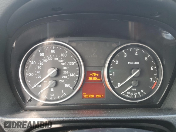 2011 BMW 3 Series 328i xDrive z VIN WBAPK5G59BNN28243, wystawiony jako Copart lot #46920195 z przebiegiem 125 728 mil mil oraz Szkody całkowita. Historia ofert i sprzedaży dostępna na DreamBid. Obrazek 9.