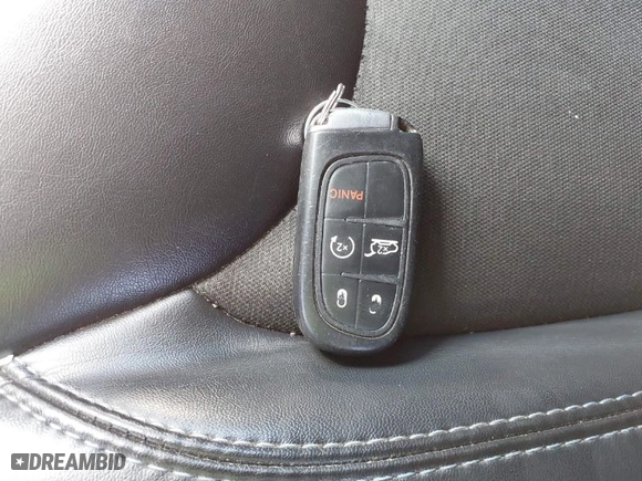 2019 Jeep Cherokee Latitude Plus with VIN 1C4PJLLBXKD176124, listed as a IAAI auction lot 41851150 with 90,101 mi miles. Bid and sale history available at carsss.com. Image 11.