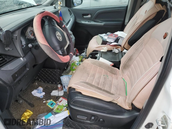 2018 Toyota Sienna SE with VIN 5TDXZ3DCXJS961181, listed as a Copart auction lot 49465115 with 71,962 mi miles and Clean title. Bid and sale history available at DreamBid. Image 7.