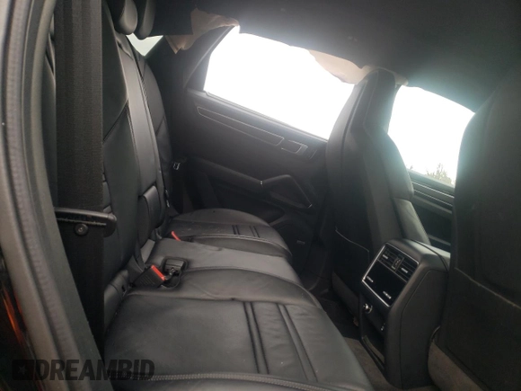 2021 Porsche Cayenne GTS z VIN WP1AG2AY5MDA34108, wystawiony jako Copart lot #36510403 z przebiegiem Nie podano mil oraz . Historia ofert i sprzedaży dostępna na DreamBid. Obrazek 10.