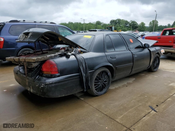 2000 Ford Crown Victoria with VIN 2FAFP73W9YX211814, listed as a Copart auction lot 83320894 with 199,484 mi miles and Non Repairable. Bid and sale history available at carsss.com. Image 3.
