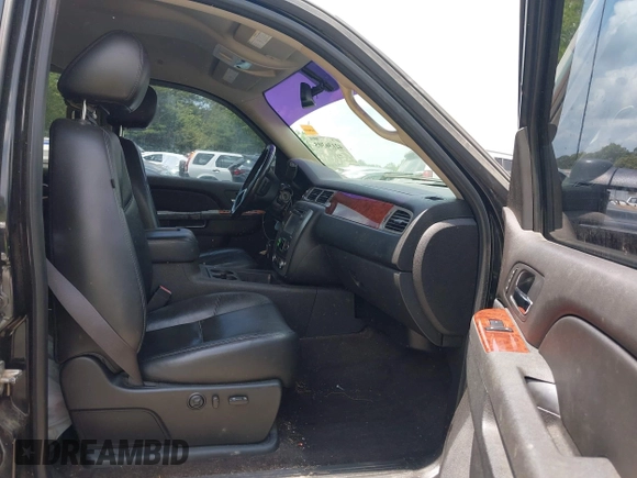2013 GMC Sierra 2500HD SLT with VIN 1GT121E82DF120632, listed as a IAAI auction lot 42136305 with 171,967 mi miles and . Bid and sale history available at DreamBid. Image 5.