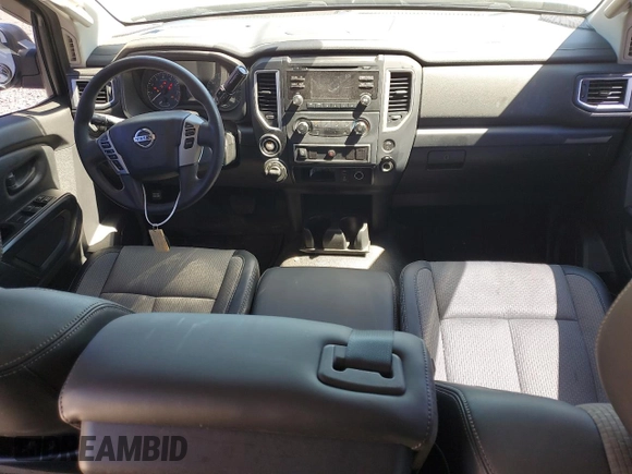 2017 Nissan Titan SV z VIN 1N6AA1EJ0HN569810, wystawiony jako Copart lot #48726215 z przebiegiem 126 458 mil mil oraz Szkoda całkowita • Salvage title. Historia ofert i sprzedaży dostępna na DreamBid. Obrazek 8.