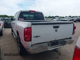 2008 Dodge 1500 SLT z VIN 1D7HA182X8S506615, wystawiony jako IAAI lot #42422549 z przebiegiem 259 966 mil mil oraz . Historia ofert i sprzedaży dostępna na DreamBid. Obrazek 3.