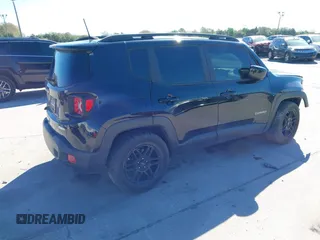 2018 Jeep Renegade Latitude z VIN ZACCJABB0JPH84416, wystawiony jako IAAI lot #41589445 z przebiegiem 101 001 mil mil oraz . Historia ofert i sprzedaży dostępna na DreamBid. Obrazek 4.