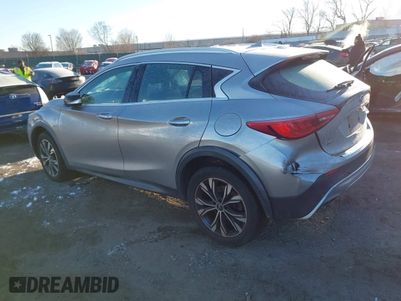 2018 Infiniti QX30 Premium z VIN SJKCH5CR1JA048452, wystawiony jako IAAI lot #41366688 z przebiegiem 109 456 mil mil oraz . Historia ofert i sprzedaży dostępna na DreamBid. Obrazek 3.