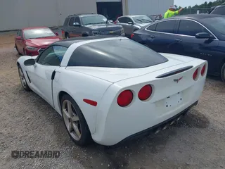 2012 Chevrolet Corvette 3LT с VIN 1G1YG2DW3C5110968, выставлен на аукционе IAAI как лот 42610660 с пробегом 62 803 миль миль и . История ставок и продаж доступна на DreamBid. Изображение 3.