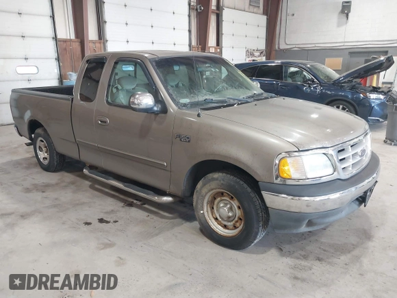 2001 Ford F-150 XL z VIN 1FTZX17241NB44865, wystawiony jako IAAI lot #42033863 z przebiegiem 145 072 mil mil oraz . Historia ofert i sprzedaży dostępna na DreamBid. Obrazek 1.