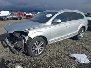 2014 Audi Q7 3.0T Premium Plus with VIN WA1LGAFE0ED015237, listed as a IAAI auction lot 41671129 with 114,410 mi miles. Bid and sale history available at carsss.com. Image 2.