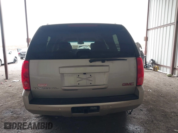 2014 GMC Yukon XL SLT with VIN 1GKS1KE08ER200562, listed as a IAAI auction lot 41502110 with 222,369 mi miles. Bid and sale history available at carsss.com. Image 16.