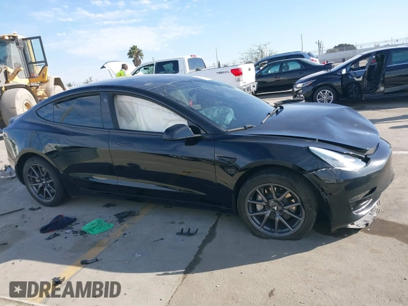 2019 Tesla Model 3 Mid Range with VIN 5YJ3E1EA0KF399082, listed as a IAAI auction lot 41697100 with 138,998 mi miles and . Bid and sale history available at carsss.com. Image 13.