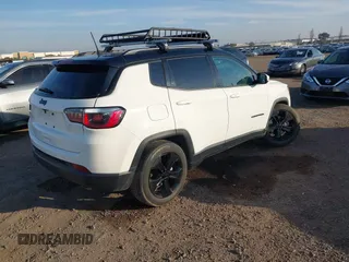 2019 Jeep Compass Latitude z VIN 3C4NJCBB1KT802680, wystawiony jako IAAI lot #41469207 z przebiegiem 70 471 mil mil oraz . Historia ofert i sprzedaży dostępna na DreamBid. Obrazek 4.