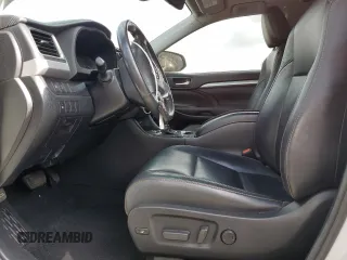 2018 Toyota Highlander SE z VIN 5TDKZRFH4JS543270, wystawiony jako Copart lot #51700515 z przebiegiem 91 459 mil mil oraz Szkoda całkowita • Salvage title. Historia ofert i sprzedaży dostępna na DreamBid. Obrazek 7.