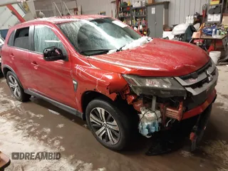 2023 Mitsubishi Outlander ES z VIN JA4ARUAU4PU002950, wystawiony jako IAAI lot #41549107 z przebiegiem 34 028 mil mil oraz . Historia ofert i sprzedaży dostępna na DreamBid. Obrazek 1.