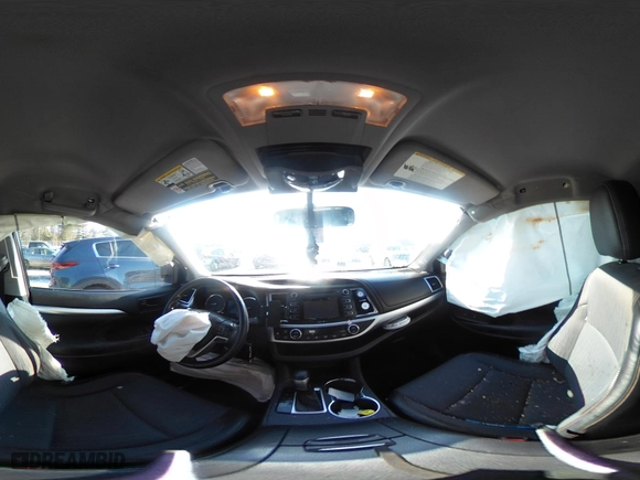 2015 Toyota Highlander LE with VIN 5TDBKRFH2FS095526, listed as a IAAI auction lot 41396935 with 134,624 mi miles. Bid and sale history available at carsss.com. Image 18.