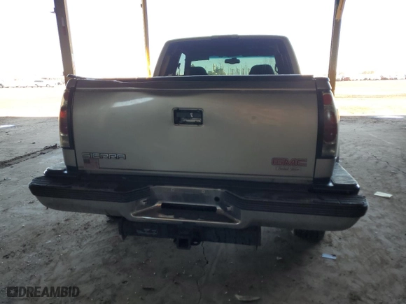 1998 GMC Sierra 1500 with VIN 2GTEC19R2W1558384, listed as a Copart auction lot 84510914 with 140,032 mi miles and Salvage Title. Bid and sale history available at carsss.com. Image 6.