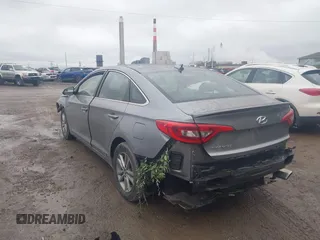 2017 Hyundai Sonata 2.4L z VIN 5NPE24AF1HH520605, wystawiony jako IAAI lot #40844185 z przebiegiem 178 208 mil mil oraz . Historia ofert i sprzedaży dostępna na DreamBid. Obrazek 3.