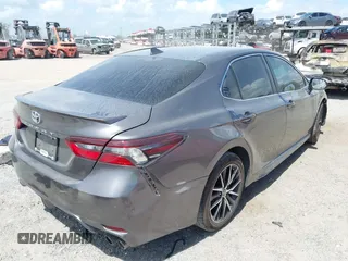 2022 Toyota Camry SE with VIN 4T1G11AKXNU061322, listed as a IAAI auction lot 41984574 with 178,971 mi miles and . Bid and sale history available at DreamBid. Image 4.