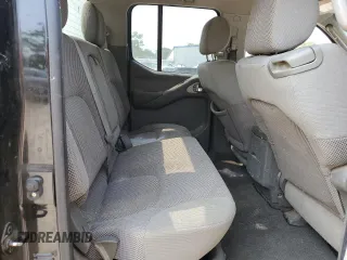 2007 Nissan Frontier SE z VIN 1N6AD09U47C425340, wystawiony jako Copart lot #59329815 z przebiegiem 266 995 mil mil oraz Czysty tytuł • Clean title. Historia ofert i sprzedaży dostępna na DreamBid. Obrazek 10.